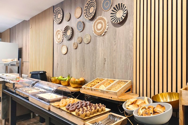 Desayuno continental gratuito y diario