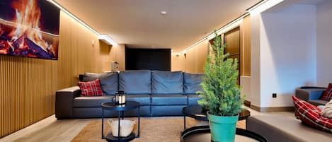 Televisión de pantalla plana de 32 pulgadas con canales por cable