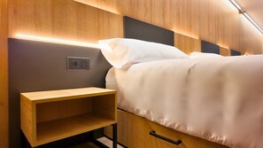 Family Room | Premium bedding, memory foam beds, desk, laptop workspace - Hotel Catanies (Pas de la Casa)