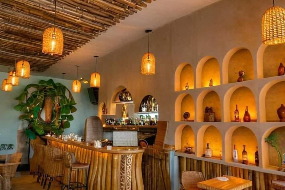 Buddha House Hotel and Cocktail Bar