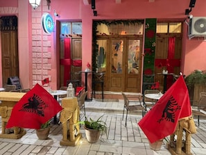 Front of property - Buddha House Hotel and Cocktail Bar (Vlorë)