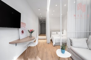 Flat-screen TV, offices - V1 Residences, Nilie Hospitality MGMT (Thessaloniki)