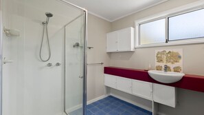 Ducha y secador de pelo