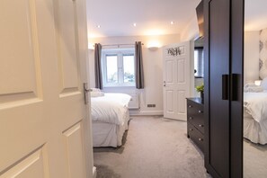 3 bedrooms, iron/ironing board, free WiFi, bed sheets