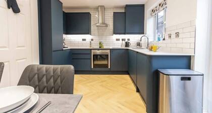 Charming Home in Bromsgrove: Perfect for Groups