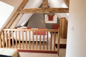 4 bedrooms, iron/ironing board, travel cot, WiFi