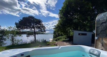 Lough Sillan Lakeside Cottages - Adults only - outdoor spa - sleeps 6-8