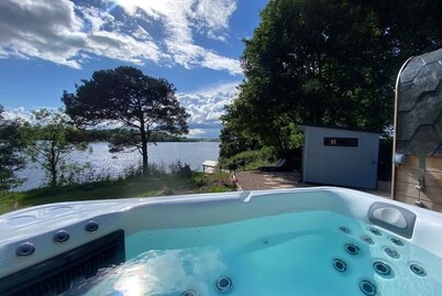 Lough Sillan Lakeside Cottages - Adults only - outdoor spa - sleeps 6-8

