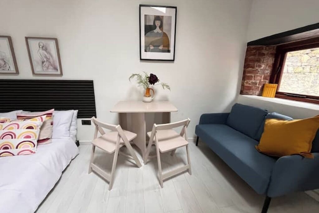 3 bedrooms, in-room safe, iron/ironing board, WiFi