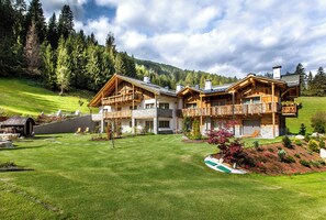 Exterior - Alpine Mountain Chalet (Marebbe)