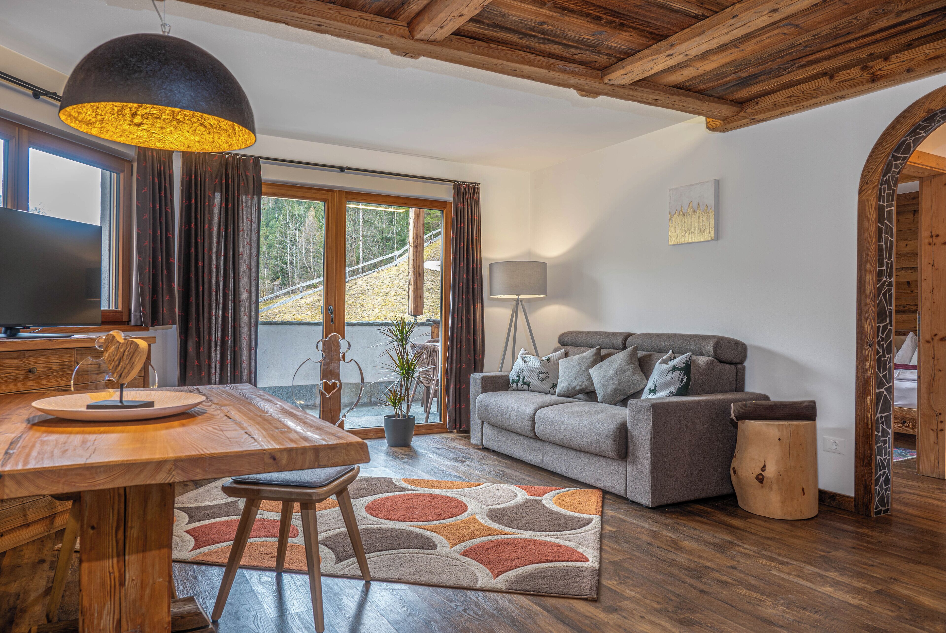 Appartamento Comfort, vista montagna | Area soggiorno | TV a schermo piatto