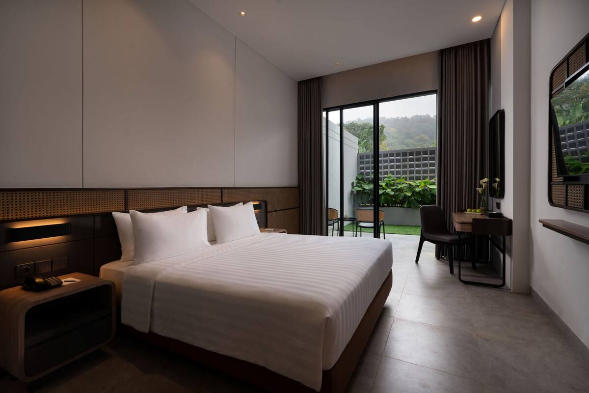Superior Terrace Garden Queen | Minibar, escritorio, wifi gratis y ropa de cama