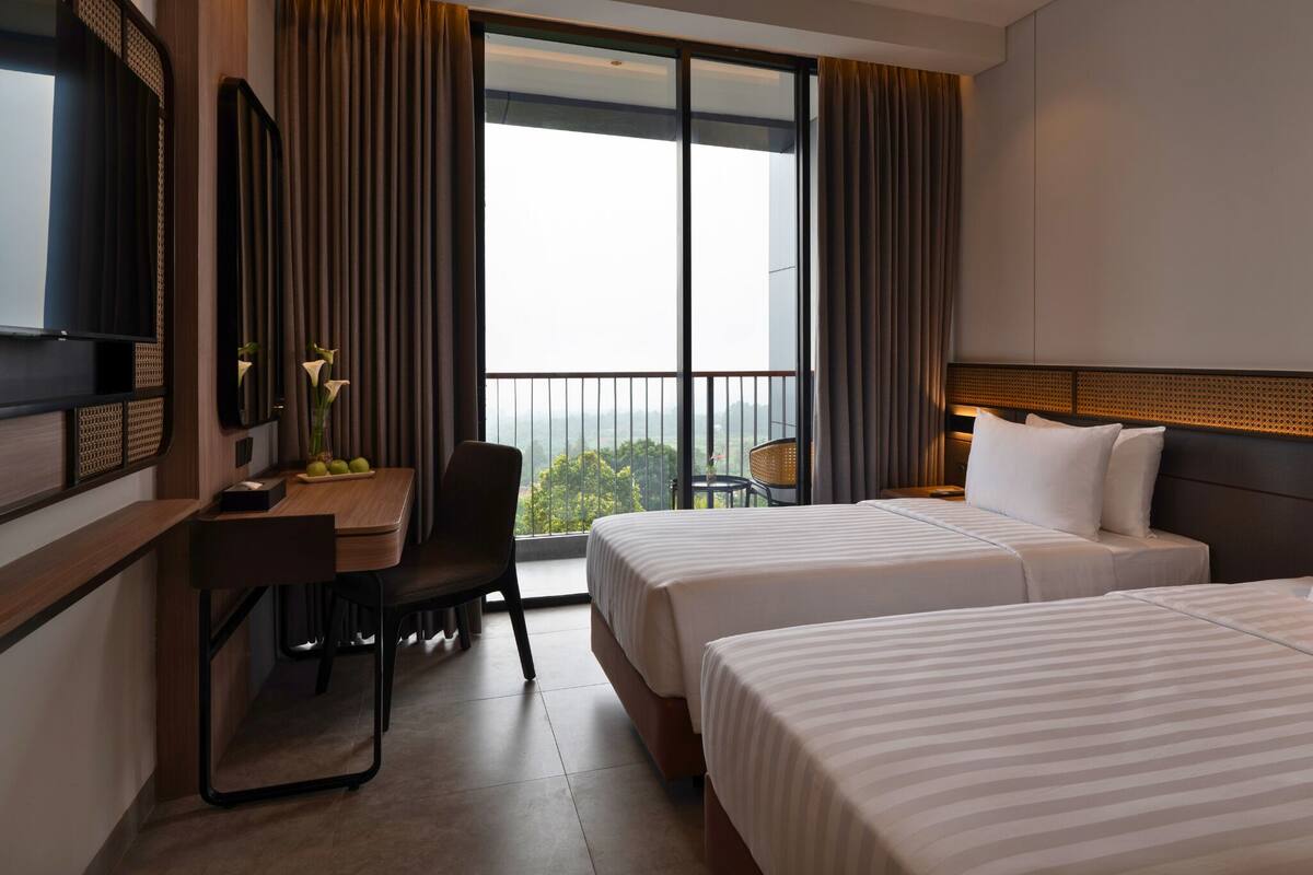 Minibar, escritorio, wifi gratis y ropa de cama