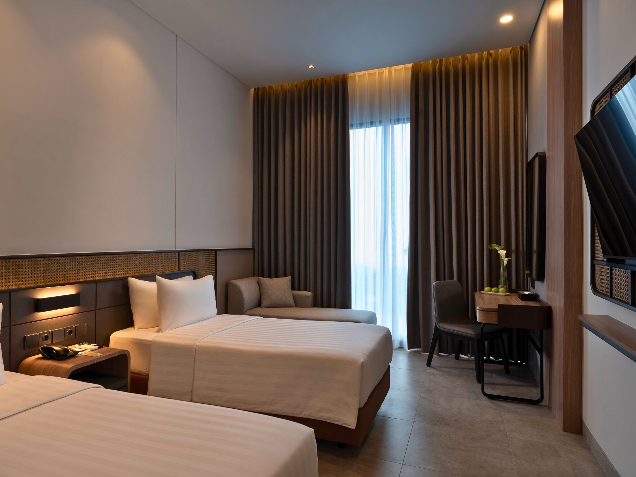 Deluxe Twin kamer | Een minibar, een bureau, gratis wifi, beddengoed