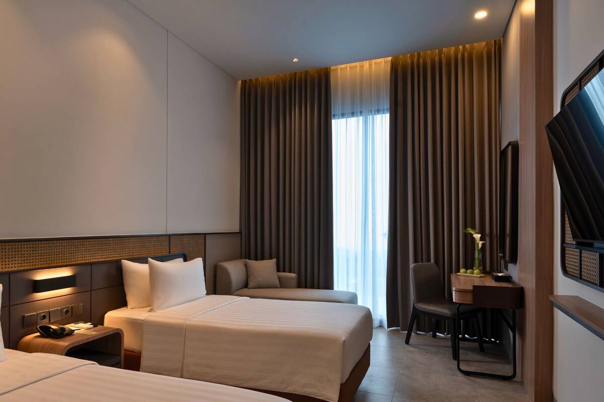 Minibar, escritorio, wifi gratis y ropa de cama