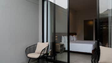 Superior Terrace Garden Twin | Minibar, desk, free WiFi, bed sheets