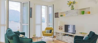 Lakefront Contemporary