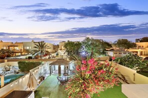 屋外ダイニングエリア