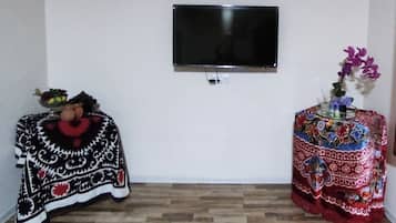 Comfort Double Room, Courtyard View | Living area | Smart TV