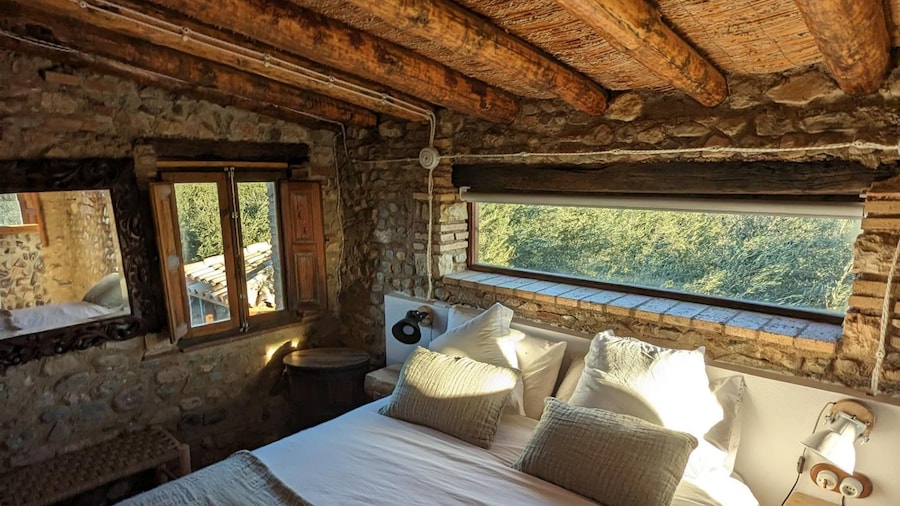 Casa Hostalets - In the Middle of the Olive Trees