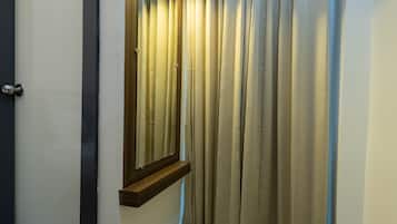 Deluxe Single Room | Free WiFi, bed sheets