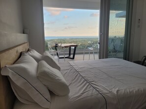 1 chambre, fer et planche Ă repasser, Wi-Fi, draps fournis
