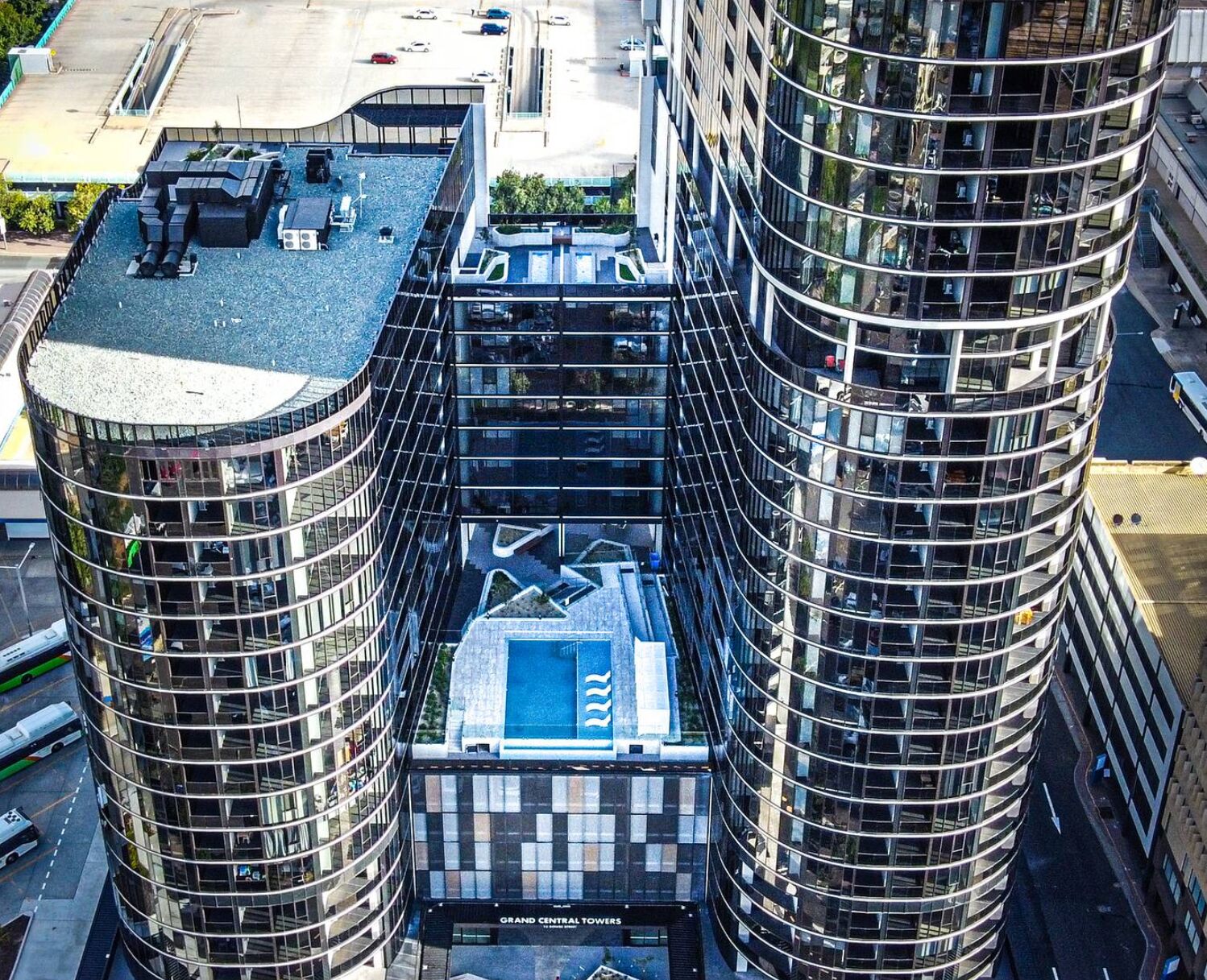 المنشأة من الخارج