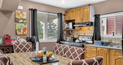 52-3 Bed Suite on Lake Central A C By Airport