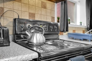 Apartment - 52-3 Bed Suite on Lake Central A C By Airport (Calgary)