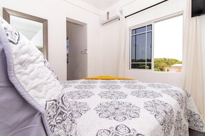 Apartment | 1 bedroom, Internet - Runaway Bay Gem Suite (Runaway Bay)