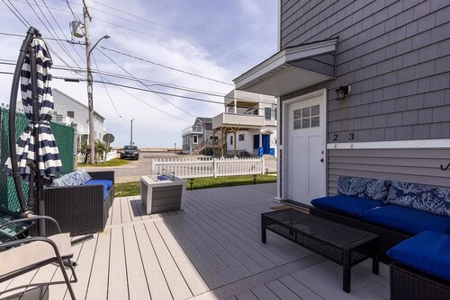 Private Condo w Ocean Views Next to Beach