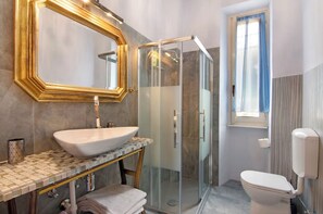 Villa, Private Pool | Bathroom | Hair dryer, bidet, towels, soap - Villa Oleandra (Dizzasco)