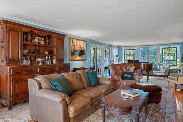 House | 4 bedrooms - Spacious Dartmouth College Home on Occum Pond (Hanover)