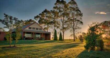 Bluebush Estate - 11 Bedrooms - In the heart of Lovedale Hunter Valley!