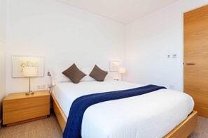 1 bedroom, WiFi, bed sheets - Zen By The Water, by Veeve (London)