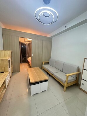 Comfort Apartment, Balcony, Park View | Living area
