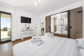 3 soverom, safe på rommet, strykejern/-brett og reiseseng for barn