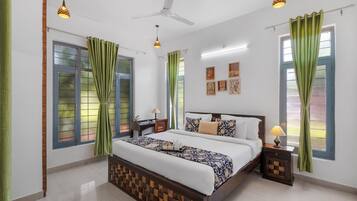 Deluxe Room, Pool View | Soundproofing, free WiFi