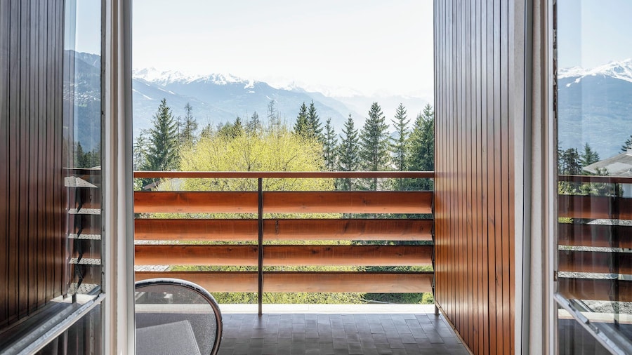 Hôtel historique Chez Elsy - Crans-Sapins
