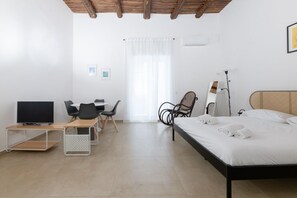 2 bedrooms, WiFi, bed sheets - Casa Tofa By Dimorra (NAPOLI)
