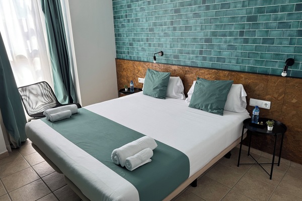 Double Room | Down comforters, soundproofing, travel crib, free WiFi