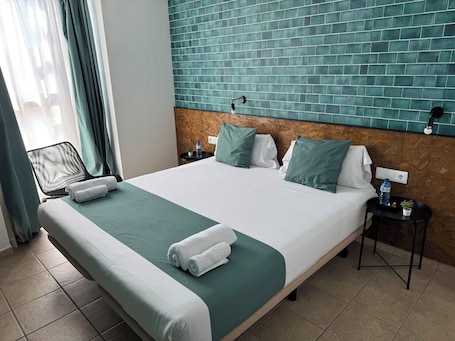 Double Room | Down comforters, soundproofing, travel crib, free WiFi