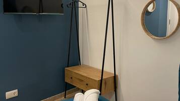 Habitación individual | Edredones de plumas, sistema de insonorización, cuna de viaje