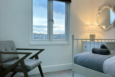 Cardiff/Pernath Home2