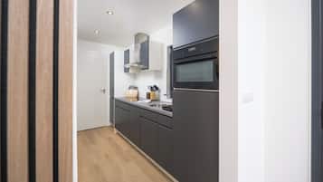 Dishwasher, coffee/tea maker, dining tables