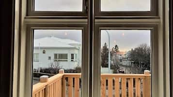 L27 Upstairs | Terrace/patio