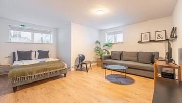 Iron/ironing board, free WiFi, bed sheets