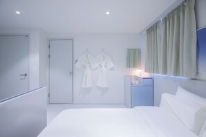 Movie Room | Premium bedding, laptop workspace, soundproofing, free WiFi - Anook Air Hotel Chuncheon (Chuncheon)