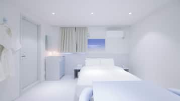 Quarto de hotel moderno e minimalista, com cama bem arrumada, uma pequena escrivaninha e uma janela com cortinas.