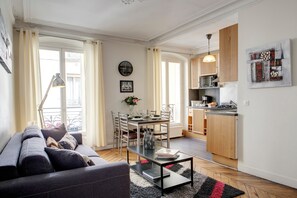 คอมฟอร์ทอพาร์ทเมนท์ | บริเวณนั่งเล่น